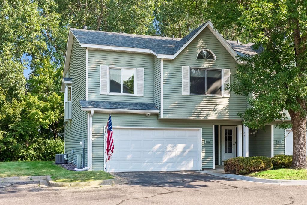 8865 Norway Street NW, Coon Rapids, MN 55433
