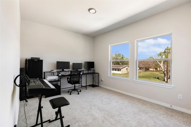 353 Bay Oaks Drive, La Porte, TX 77571