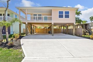 353 Bay Oaks Drive, La Porte, TX 77571