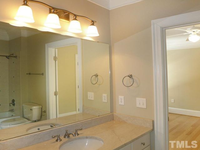 413 W Barbee Chapel Road, Chapel Hill, NC 27517