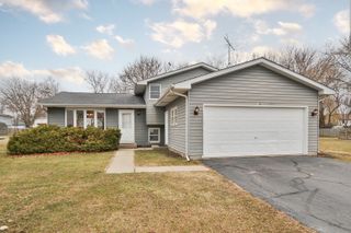 380 Johelia Trail, Antioch, IL 60002