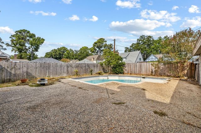 1802 Hamlin Valley Drive, Houston, TX 77090