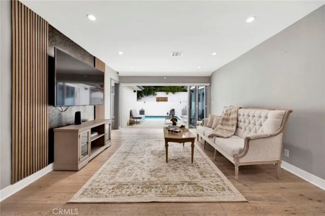 4912 Alonzo Avenue, Encino, CA 91316