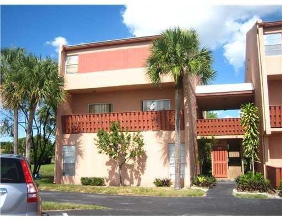 8921 NW 28th Drive F, Coral Springs, FL 33065