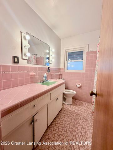 2510 Wellington Road, Lansing, MI 48910