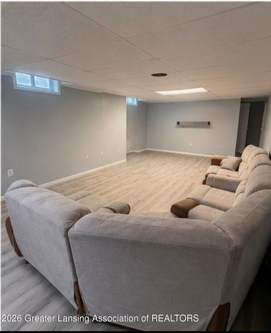 2510 Wellington Road, Lansing, MI 48910