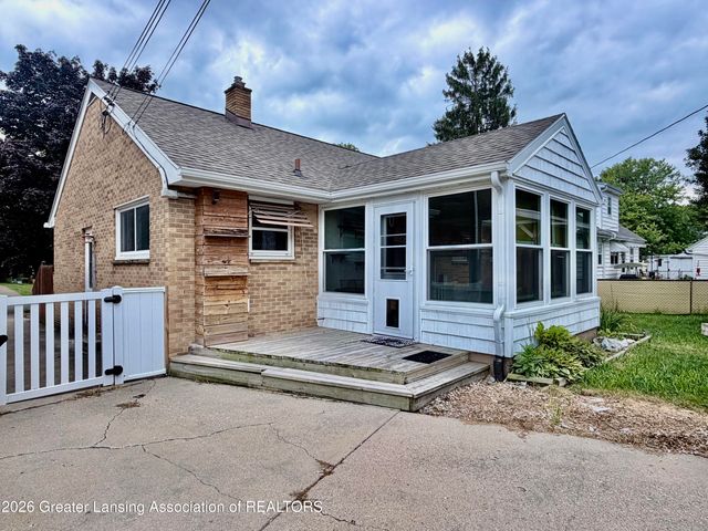 2510 Wellington Road, Lansing, MI 48910