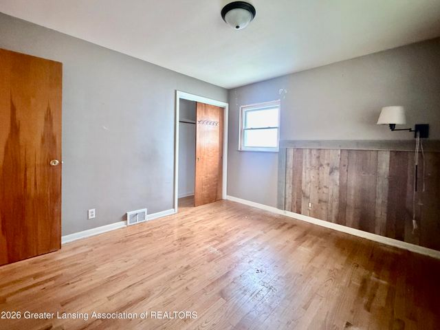 2510 Wellington Road, Lansing, MI 48910
