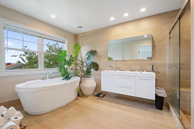 545 E Fulton Street, Long Beach, NY 11561