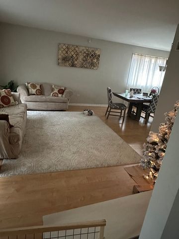 18555 Olde Farm Road, Lansing, IL 60438