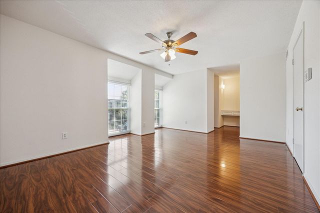 10147 Beekman Place Drive, Houston, TX 77043