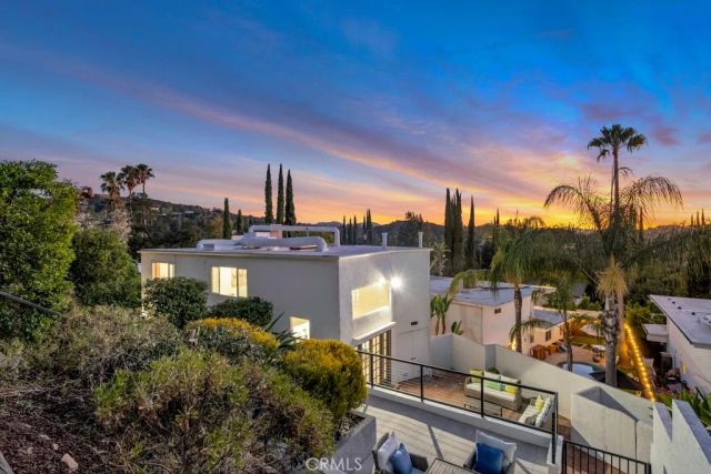 4392 Pampas Road, Woodland Hills, CA 91364
