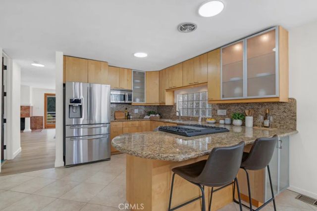 4392 Pampas Road, Woodland Hills, CA 91364