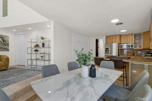 4392 Pampas Road, Woodland Hills, CA 91364