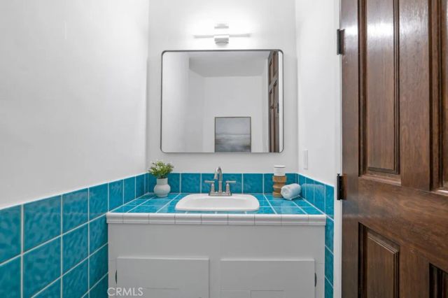4392 Pampas Road, Woodland Hills, CA 91364