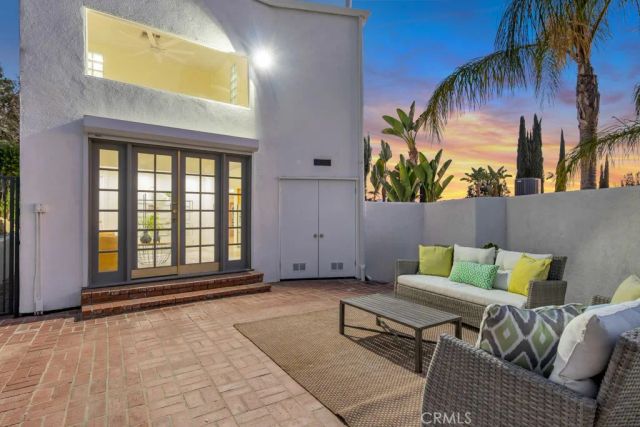 4392 Pampas Road, Woodland Hills, CA 91364