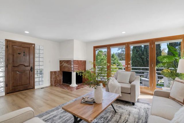 4392 Pampas Road, Woodland Hills, CA 91364