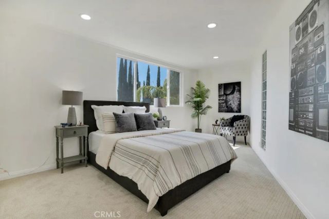 4392 Pampas Road, Woodland Hills, CA 91364