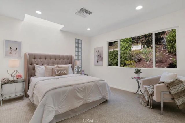 4392 Pampas Road, Woodland Hills, CA 91364