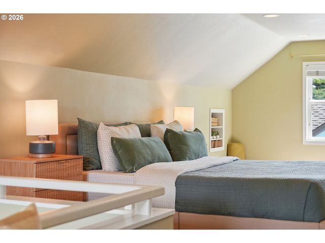 7436 N SEWARD Ave, Portland, OR 97217