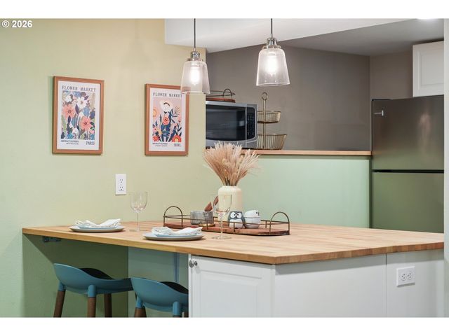 7436 N SEWARD Ave, Portland, OR 97217