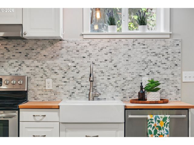 7436 N SEWARD Ave, Portland, OR 97217