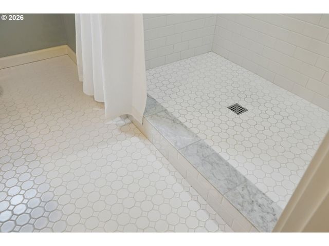 7436 N SEWARD Ave, Portland, OR 97217