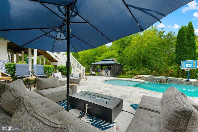128 JANE CHAPMAN DR W, Newtown, PA 18940