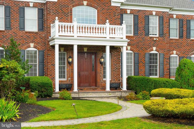 128 JANE CHAPMAN DR W, Newtown, PA 18940
