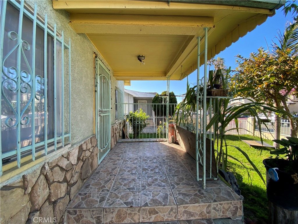 Image 10 of property listing at 228 E 103 Street, Los Angeles, CA 90003