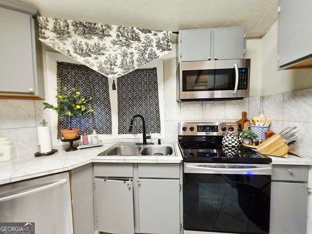 847 Greenwood Lake Drive, Franklin, GA 30217