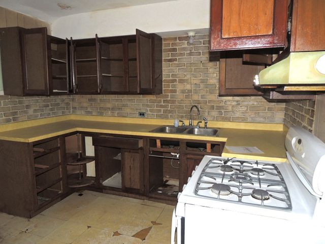 3 Park Road Court, Lombard, IL 60148