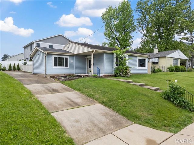 8934 Litzsinger Road, St Louis, MO 63144