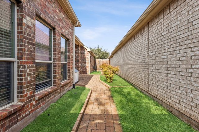 9938 Bell Rock Road, Frisco, TX 75035