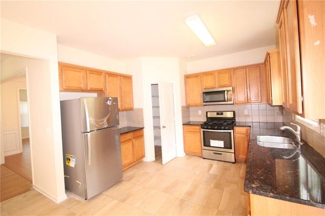 1961 Stoney Chase Drive, Lawrenceville, GA 30044