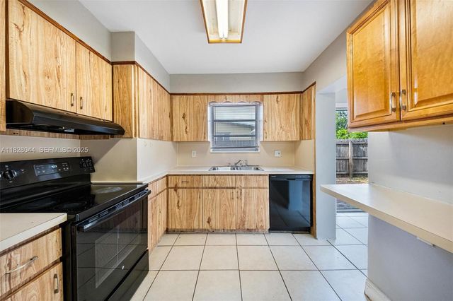 4130 NW 12th Avenue, Oakland Park, FL 33309