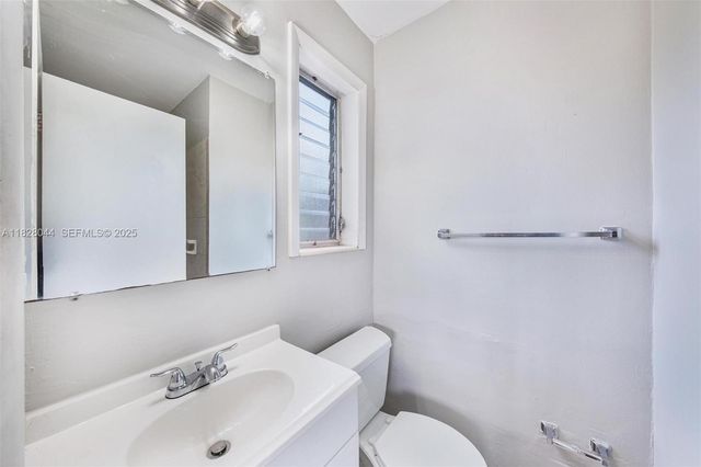 4130 NW 12th Avenue, Oakland Park, FL 33309