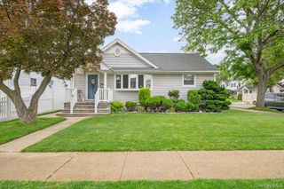58 Myers Avenue, Hicksville, NY 11801