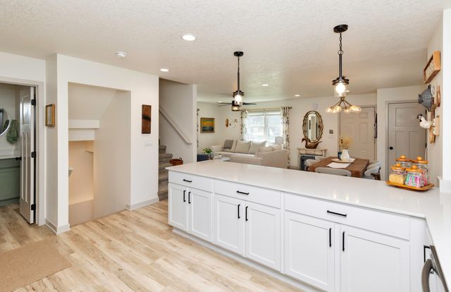 919 SE 9th Street, Des Moines, IA 50309