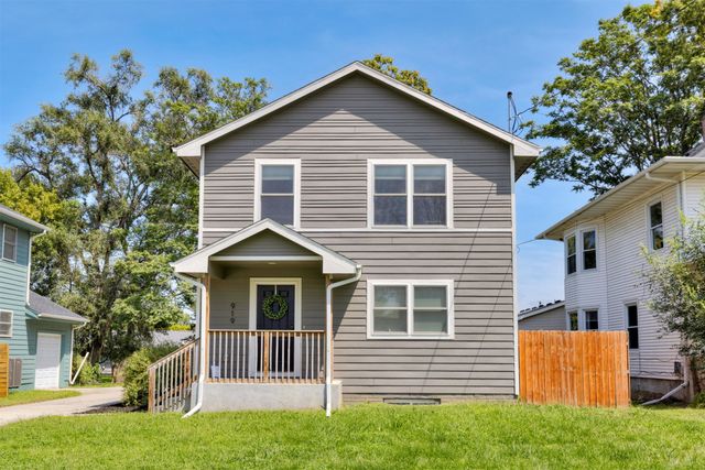919 SE 9th Street, Des Moines, IA 50309