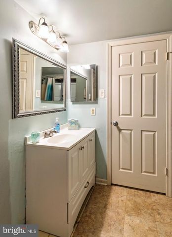 41019 COOPERS PL, Holland, PA 18966