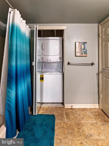 41019 COOPERS PL, Holland, PA 18966