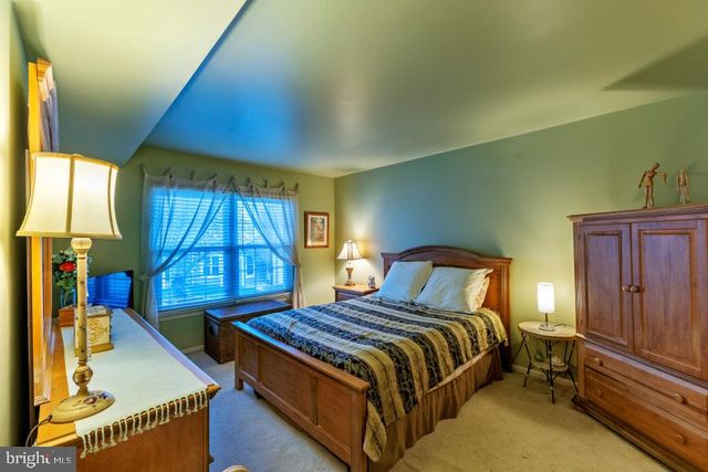 41019 COOPERS PL, Holland, PA 18966