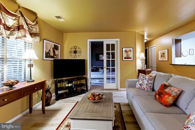 41019 COOPERS PL, Holland, PA 18966