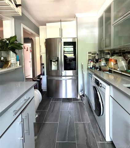 73-96 Springfield Blvd 2nd floor, Oakland Gardens, NY 11364