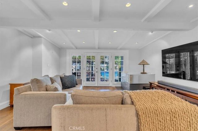 5531 Carpenter Ave, Valley Village, CA 91607