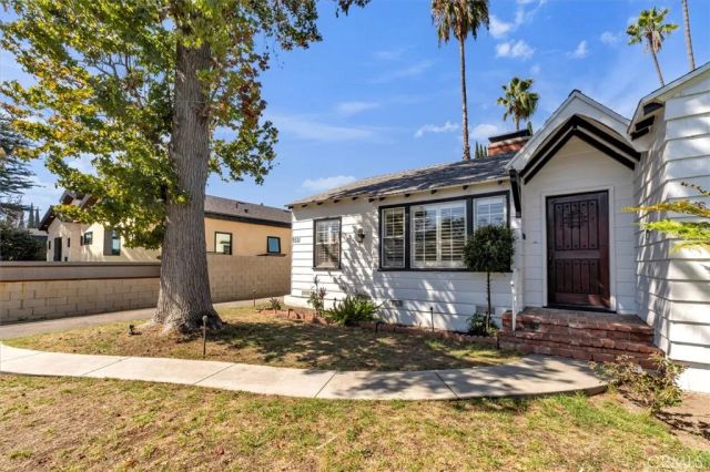 5531 Carpenter Ave, Valley Village, CA 91607