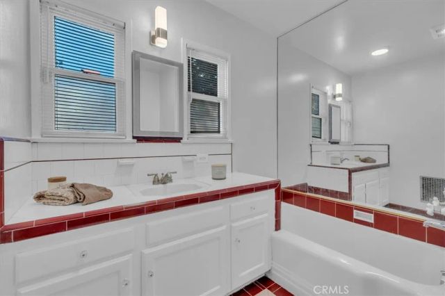 5531 Carpenter Ave, Valley Village, CA 91607