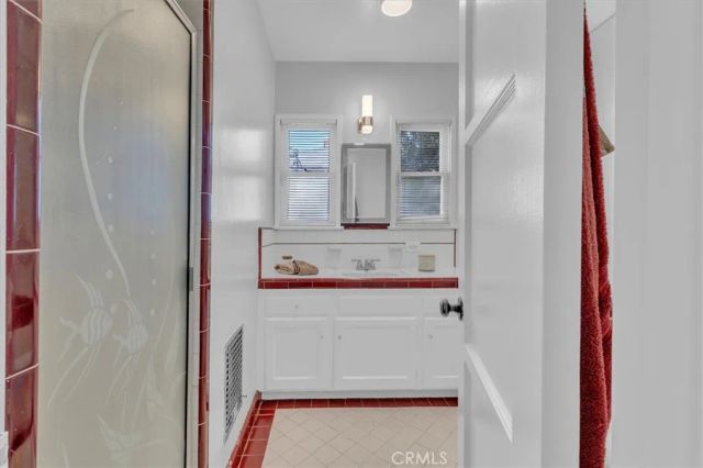5531 Carpenter Ave, Valley Village, CA 91607