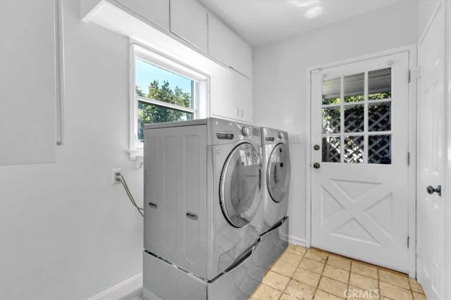 5531 Carpenter Ave, Valley Village, CA 91607